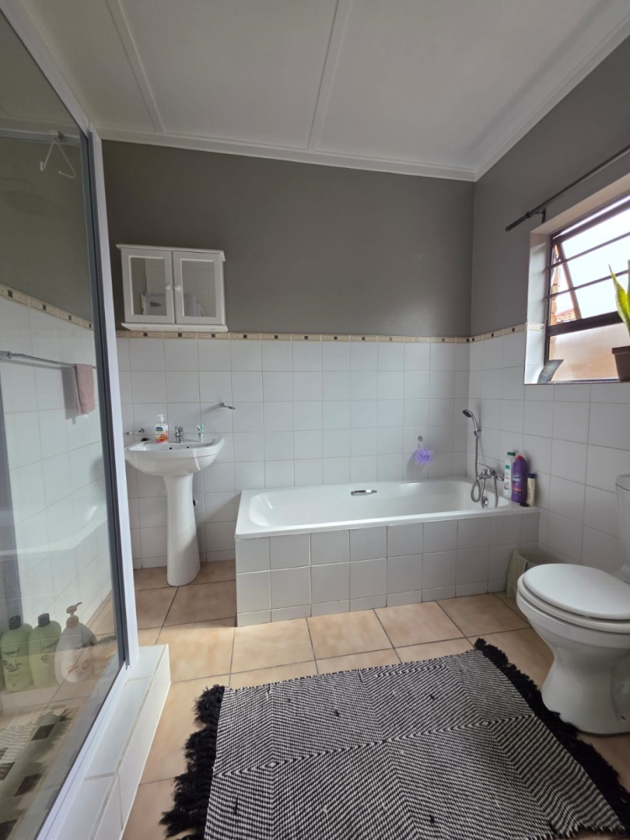 3 Bedroom Property for Sale in Carters Glen Northern Cape